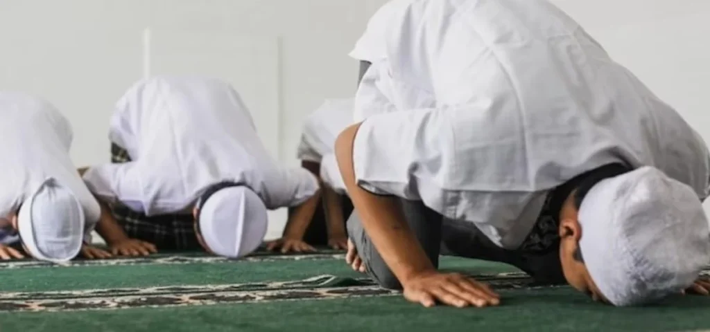 Memahami Surat Al-Fatihah: Syarat Sah Sholat dan Kesalahan Umum yang